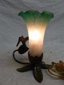 lot 60 image: Dresser Lamp