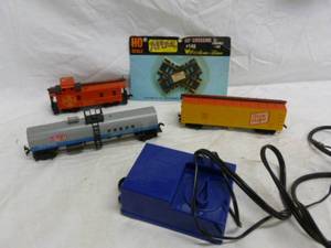 lot 65 image: HO Scale Train Cars