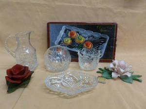 lot 113 image: Capidomonte Porcelain Flowers