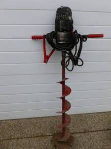 lot 173 image: 12 Volt Post Hole Digger