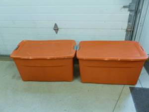 lot 176 image: Storage Totes