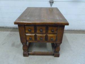 lot 179 image: End Table