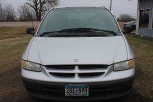 lot 4530 image: 2000 Dodge Caravan - 2 Owners - 124,294 Miles -