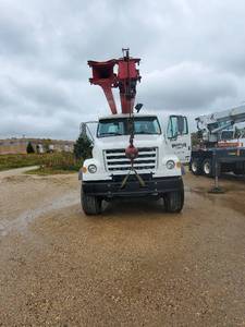 lot 1 image: 22101S  22 ton Sterling Manitowac Crane