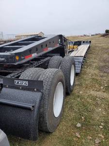 lot 4 image: Trail King Semi Trailer