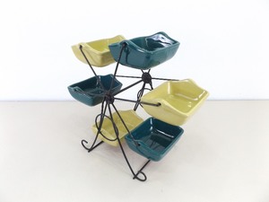 lot 17 image: RARE&nbsp1940s Glidden Pottery Hors Doeuvre Iron Ferris Wheel