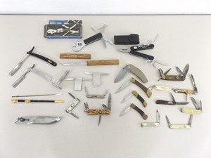 lot 40 image: Large Lot of Vintage Pocket Knives, Razors, etc.