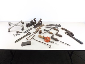 lot 35 image: Large Lot of Vintage and Antique Tools