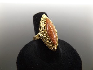lot 52 image: 14k Yellow Gold Goldstone Cabochon Ring Size 7.5