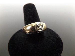 lot 53 image: 14k Yellow Gold Mens 18 ct Diamond Ring Size 10.75