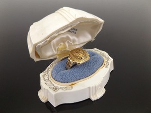 lot 55 image: 10k Yellow Gold Fraternal Order of Eagles Ring Size 9.5