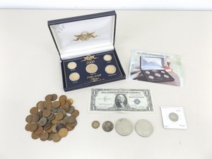 lot 65 image: Lot of Vintage US Currency, $1 Silver Certificate, Wheat Pennies, etc.