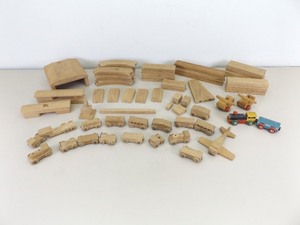 lot 73 image: Lot of Vintage 1958 Jack Built Ben Orel Wood Train, Tracks, etc.