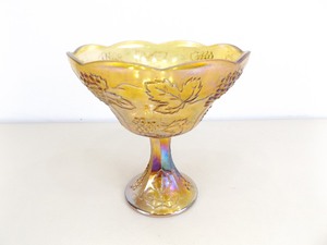 lot 92 image: Vintage Large Yellow Carnival Glass Footed Compote