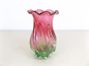 lot 94 image: Art Glass Vase