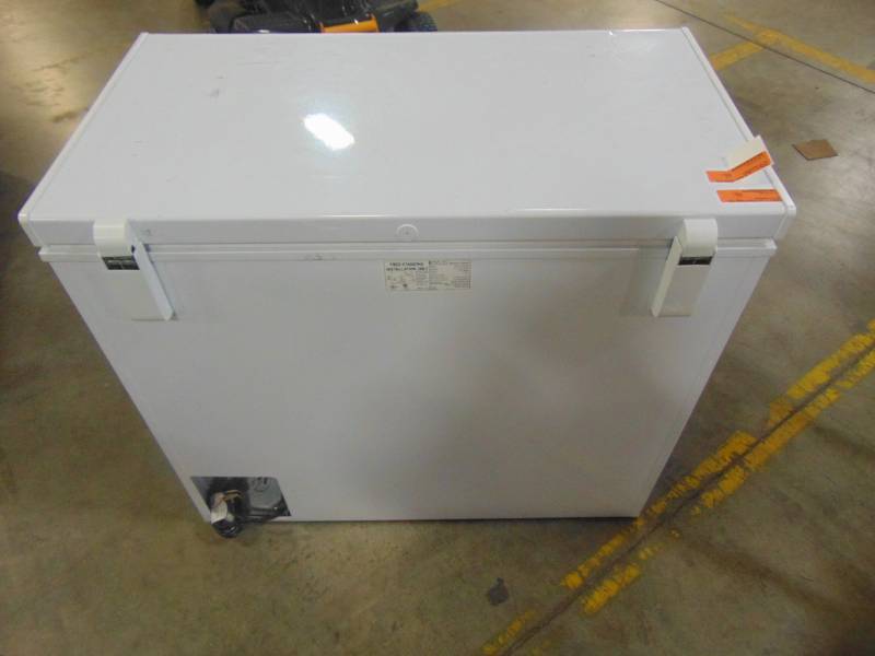 Idylis 7.1cu ft Chest Freezer (White) IF71CM33NW MN HOME OUTLET BURNSVILLE 114 SATURDAY