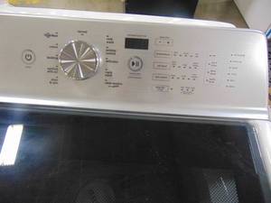 lot 79 image: Maytag 4.7-cu ft High-Efficiency Top-Load Washer with Agitator (White) MVWB765FW