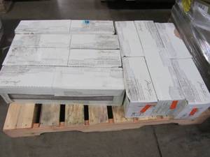lot 337 image: MARAZZI Montagna Dapple Gray 6 in. x 24 in. Porcelain Floor and Wall Tile (14.53 sq. ft.  case) ULM7