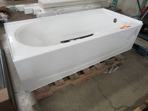 lot 481 image: Sterling RH Drain, Made of Vikrell Material in White 60 X 29 X 15 15 12 Tall. - Crack in RH Upper Front Corner - See Photo.