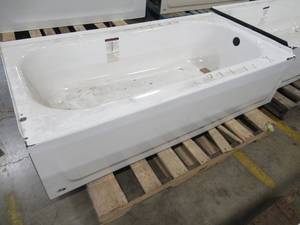 lot 484 image: Bootz RH Drain, Made From Single Steel Sheet in White 60 X 30 X 14 12 - Enamel Chips in Both RH & LH Front Upper Corners - See Photos.