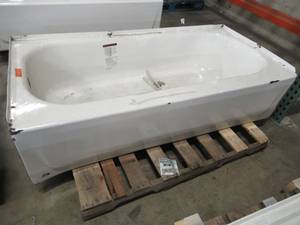 lot 491 image: Bootz LH Drain, Made of Single Steel Sheet in White 60 X 30 X 14 12 Tall - Enamel Chips Around Wainscot And Front Top of Threshold - See Photo.