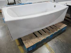 lot 492 image: American Standard Bow Front Tub RH Drain Made of Vikrell in White 60 X 30 X 17 Tall. - Scratches - See Photos.
