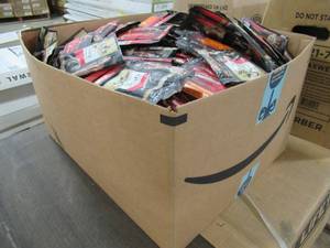 lot 420 image: Large Box of Sheba Meaty Tender Sticks With Beef Flavor 5-Breakable Sticks