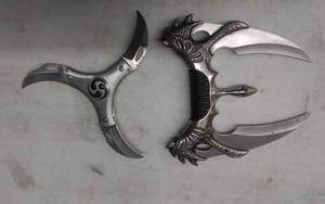 lot 15 image: 2-Knives