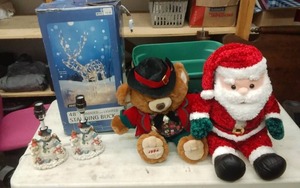 lot 2 image: 2-Snow Man Lamps, 2-Christmas Bears, Animated Lighted Standing Buck