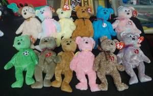 lot 37 image: 12-Beanie Babies Bears