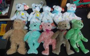 lot 38 image: 16-Beanie Babies Bears