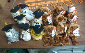lot 41 image: 16-Beanie Babies