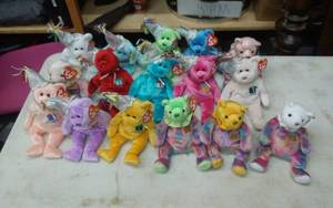 lot 48 image: 16-Beanie Babies