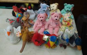 lot 50 image: 16-Beanie Babies