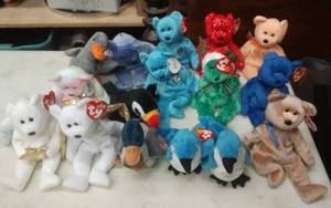 lot 51 image: 16-Beanie Babies