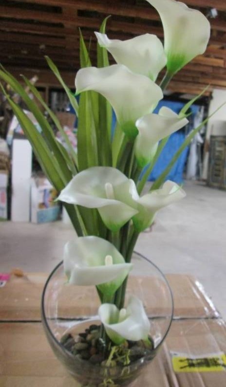 lot 89 image: Calla Lily and Grass Artificial Flo...
