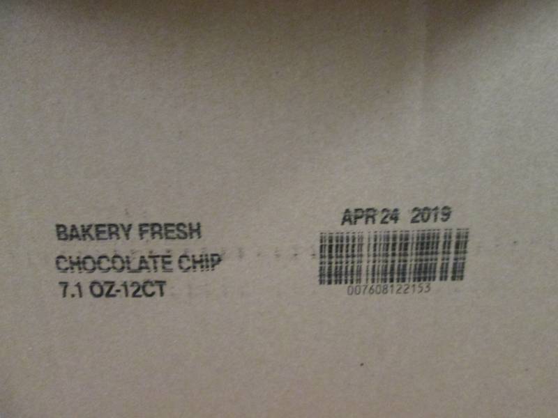 lot 194 image: Bakery Fresh Chocolate Chip Cookies...