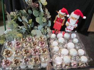 lot 29 image: Open Boxes- Wreath, Santa Nutcrackers, Ornaments (Not Complete Sets), Garland 7C