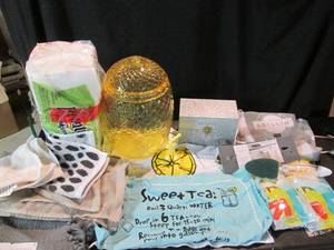 lot 35 image: Kitchen Lot- Hand TowelsDecorative Towels, Drink Dispenser, Towel Holder, Napkins, Cleaning Gloves, Grill Apron, Washcloths, Scrubbers, Recipe Box Clip Broken 11