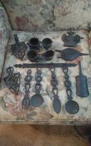 lot 10 image: Cast Iron Kitchen Wall Decor