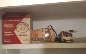 lot 14 image: 2 Wood Step Ladder, Heat Lamp, Smoke Detector, Ungar 9900 Soldering System