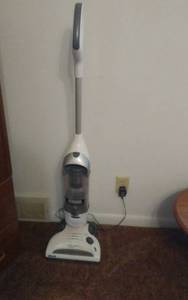 lot 19 image: Shark Navigator Vacuum