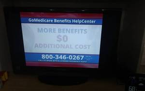 lot 32 image: Dynex Flat Screen TV With Remote 24 WORKS