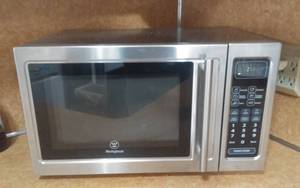 lot 35 image: Westinghouse Stainless Steel Microwave Oven