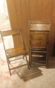 lot 38 image: 6-Vintage Wood Folding Chairs