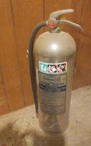 lot 39 image: Vintage Fillable Fire Extinguisher