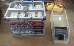 lot 50 image: Deluxe Vegas Style Poker Set (Unopened), Dealers Shoe Deck Holder