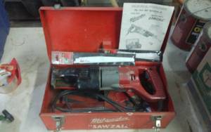 lot 81 image: Milwaukee 2-Speed Sawzall With Blades & Manual