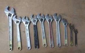 lot 108 image: Crescent Wrenches