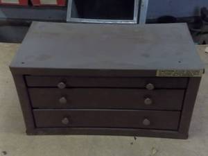 lot 134 image: Metal 3-Drawer Drill Bit Organizer With Contents